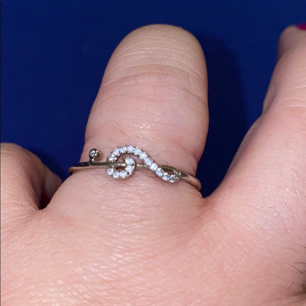 Dreamland Jewelry musical note ring